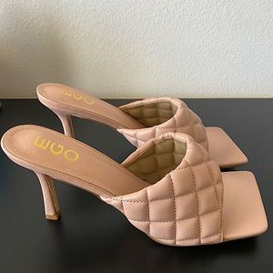 Square toe quilted heel mule